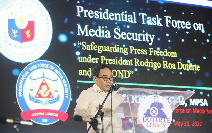 <p><strong>SAFE ENVIRONMENT</strong>. Presidential Task Force on Media Security executive director, Undersecretary Joel Sy Egco, reports the accomplishments on safeguarding press freedom under President Rodrigo Roa Duterte during the Duterte Legacy Summit at PICC Pasay City on Tuesday (May 31, 2022). Egco said the Duterte administration has created a “safe environment” for Filipino journalists. <em>(PNA photo by Avito Dalan)</em></p>