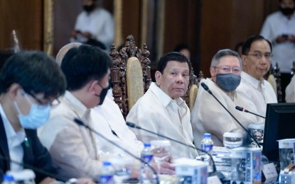 <p><strong>54TH CABINET MEETING.</strong> President Rodrigo Roa Duterte presides over the 54th Cabinet meeting at the Malacañan Palace on Monday night (May 30, 2022). Malacañang on Tuesday (May 31) said Duterte is already looking forward to his retirement. <em>(Presidential photo by King Rodriguez)</em></p>