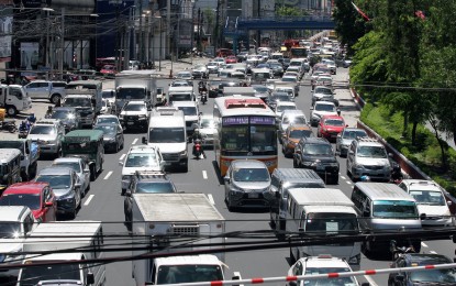 <p><strong>BOTTLENECK</strong>. Vehicles along Quezon Avenue in Quezon City are bumper-to-bumper on Friday (June 3, 2022) morning. The volume of vehicular traffic has dramatically increased as Metro Manila is under the most lenient Alert Level 1 classification until June 15, 2022. <em>(PNA photo by Joey O. Razon)</em></p>
