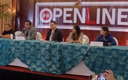 <p><strong>MORE DISTRICTS</strong>. South District Rep.-elect Eduardo "Edu" Rama Jr. (2nd from left) answers media queries on his proposal to add more legislative districts for Cebu City, as 'Openline' forum hosts Erik Miguel Espina (center) and Andi Matheu (4th from left) listen, along with North District Rep.-elect Cutie Del Mar. The forum was held at the Casino Español on Tuesday (June 7, 2022). <em>(PNA photo by John Rey Saavedra)</em></p>