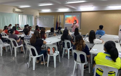 <p><strong>FORUM.</strong> The Department of Labor and Employment (DOLE) in Negros Occidental gathers participating local firms in a forum on Thursday (June 9, 2022) before the June 12 "Kalayaan Trabaho, Negosyo, Kabuhayan" job and business fair. As of Friday (June 10) over 6,000 vacancies are available for job seekers.<em> (Photo courtesy of DOLE Negros Occidental)</em></p>