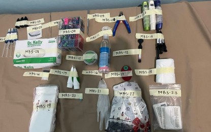 <p><strong>ILLEGAL PRACTICE</strong>. Police authorities seize some PHP200,000 worth of items used in the practice of illegal dentistry during an entrapment in Dumaguete City on Wednesday night (June 15, 2022). A former village councilor from Lanao del Sur was the subject of the operation and was arrested at a pension house in the city <em>(Photo courtesy of the Negros Oriental Provincial Police Office)</em></p>