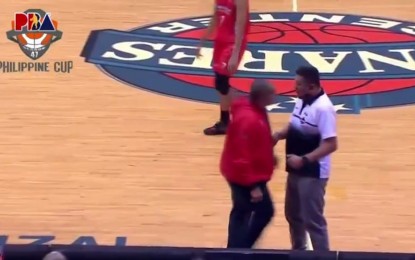 <p><strong>HEATED.</strong> NorthPort coach Pido Jarencio (left, in red) “belly bumps” Blackwater counterpart Ariel Vanguardia after the final buzzer of their PBA Philippine Cup game at Ynares Center Antipolo on Saturday night (June 18, 2022). Jarencio said Vanguardia disrespected them by calling for a timeout with just six seconds left and the win already in the bag for Blackwater. <em>(Screenshot)</em></p>