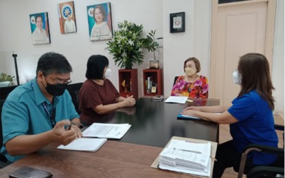 <p><strong>INTERVENTIONS</strong>. Edna D. Dizon (second from left), provincial director of the Department of Trade and Industry (DTI) in Bulacan, meets Meycauayan Mayor Linabelle Ruth R. Villarica (center) to discuss interventions to revive the jewelry and tannery industries in the city. Jewelry and tannery industries are among the sectors badly affected by the Covid-19 pandemic. <em>(Photo courtesy of DTI-Bulacan)</em></p>