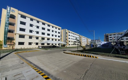 <p><strong>LOW-COST UNITS.</strong> The completed Madayaw Residences units in Kadayawan Homes, Bangkal Davao City. President Rodrigo Duterte led the awarding of 640 housing units to the qualified government-employee applicants Thursday afternoon (June 23, 2022). <em>(PNA photo by Che Palicte)</em></p>