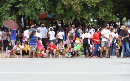 <p><strong>GRATEFUL.</strong> Supporters of outgoing President Rodrigo Duterte gather at the Quirino Grandstand in Manila early Sunday afternoon (June 26, 2022). They attended the thanksgiving event "Salamat, PRRD". <em>(PNA photo by Robert Oswald Alfiler)</em></p>