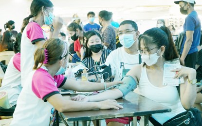 <p><strong>HEALTH PROTECTION</strong>. The need for health protection increased during the pandemic. Officials of a bancassurance tie-up continue to see robust growth for insurance coverage as the economy recovers. <em>(PNA file photo)</em></p>