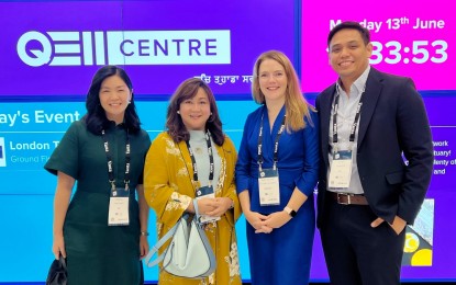 <p style="font-weight: 400;"><strong>FINTECH MEET.</strong> GCash Chief Technology and Operations Officer Pebbles Sy (left), GCash President and CEO Martha Sazon (2nd from left), Her Majesty's Trade Commissioner to Asia Pacific Natalie Black (3rd from left), and GCash Chief Finance Officer Tek Olaño (right) at the opening ceremony of the London Tech Week 2022. The United Kingdom is eyeing to strengthen its trade partnership with the Philippines through partners in the financial technology sector. <em>(Photo courtesy of GCash)</em></p>