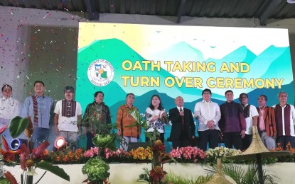 <p><strong>INAUGURATION</strong>. Benguet officials, led by Governor Melchor Diclas (7th from left), take their oath of office at the capital town, La Trinidad, on Wednesday (June 29, 2022). The officials rallied residents to protect their primary source of income by helping fight the smuggling of agricultural products. <em>(PNA photo by Liza T. Agoot)</em></p>
