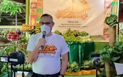 <p><strong>URBAN FARMING</strong>.  Iloilo City Agriculturist Iñigo Garingalao on Wednesday (June 29, 2022) says 180 barangays and schools are expected to embark on urban farming. An ordinance approved by the Sangguniang Panlungsod has institutionalized urban agriculture in the city. <em>(PNA photo by Perla G. Lena)</em></p>