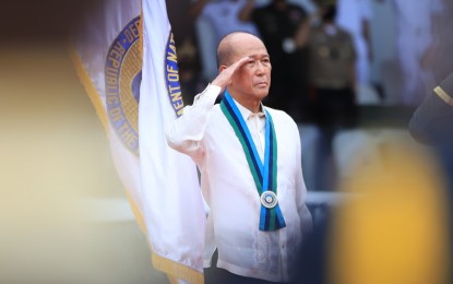 <p>Former Defense chief Delfin Lorenzana (File photo)</p>