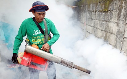 <p><strong>FIGHTING DENGUE</strong>. A fogging operation to eliminate the breeding places of dengue-carrying mosquitos. The Negros Oriental Provincial Health Office on Friday (Feb. 17, 2023) reported that dengue infections in the province are still on the rise, with 161 cases logged from Jan. 1 to Feb. 11.<em> (PNA file photo)</em></p>