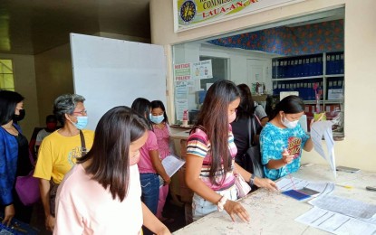 <p><strong>REGISTRATION</strong>. Election registrants flock to the Comelec office in the Municipality of Laua-an, Antique province on Tuesday (July 5, 2022), during the second day of registration for the synchronized Sangguniang Kabataan (SK) and Barangay elections. Comelec Assistant Regional Director Tomas Valera, concurrent acting Provincial Election Supervisor, reminded voters the registration will only be until July 23.<em> (Photo courtesy of Laua-an Municipal Election Office)</em></p>