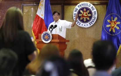 <p><strong>FULL F2F CLASSES</strong>. President Ferdinand "Bongbong" Marcos Jr. relays Vice President and Education Secretary Sara Duterte's plan to implement full face-to-face classes by November, in a briefing on Tuesday (July 5, 2022). He said children will also be encouraged to get boosted against the Omicron variant <em>(Screengrab)</em></p>