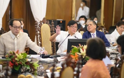 <p><strong>HEALTH MEETING</strong>. President Ferdinand “Bongbong” Marcos Jr. presides over a meeting with health officials at Malacañan Palace on Wednesday (July 6, 2022). Marcos said he wanted more students to receive Covid-19 booster shots before face-to-face classes resumes in November. <em>(Photo courtesy of President’s FB page)</em></p>