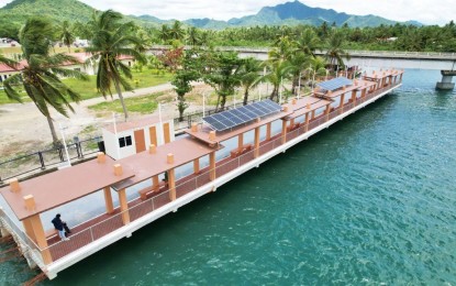 <p><strong>BETTER VIEW</strong>. The view deck and boardwalk built near the San Juanico Bridge in Tacloban City. The new structure gives off a better view of the picturesque bridge. <em>(Photo courtesy of DPWH Tacloban)</em></p>