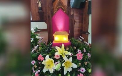 <p><strong>REMEMBERED</strong>. The urn containing the remains of Jaro Archbishop Emeritus Angel Lagdameo is now at St. Vincent Ferrer Seminary for private viewing and will transferred to the Jaro Cathedral for public viewing on July 12 before his interment on July 19. He will be remembered for initiating third diocesan synod that brought changes in the Jaro Archdiocese. <em>(Photo courtesy of the Archdiocese of Jaro, Commission on Social Communications)</em></p>