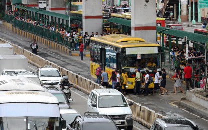 <p>Edsa Carousel <em>(PNA photo by Joey Razon)</em></p>