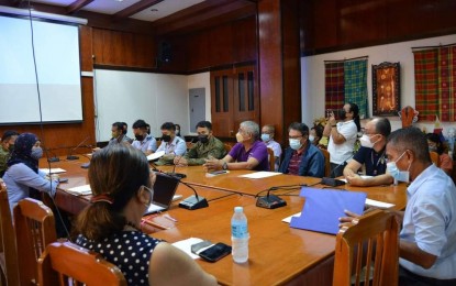 <p><strong>STATE OF CALAMITY</strong>. Members of Antique’s Provincial Disaster Risk Reduction and Management Council hold a meeting at the Provincial Capitol in San Jose de Buenavista on July 12, 2022. Antique Provincial Board Member Pio Jessielito Sumande said on Wednesday (July 13, 2022) that he would be sponsoring the resolution for the province to be declared under a state of calamity due to the high number of dengue cases. <em>(Photo courtesy of PIO Antique)</em></p>