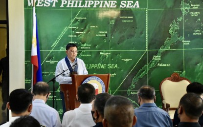 <p><strong>WESCOM VISIT.</strong> Defense department officer in charge, Undersecretary Jose Faustino Jr., meets with ranking officials of the Western Command (Wescom) in Puerto Princesa City, Palawan on Thursday (July 14, 2022). Faustino assured the continuity of all infrastructure projects of Wescom under the TIKAS Convergence Program of the departments of defense and public works.<em> (Photo courtesy of Wescom)</em></p>