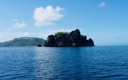 <p><strong>RED TIDE-HIT</strong>. A portion of the coastal waters of Daram in Samar province in this May 24, 2019 photo. It is one of the three coastal areas positive for red tide toxins based on the July 14, 2022 testing. <em>(Photo courtesy of Jeco Hermosa)</em></p>