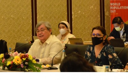 <p><strong>HIGH-LEVEL MEETING.</strong> Undersecretary Juan Antonio Perez III (2nd from left), Commission on Population and Development executive director, leads the World Population Day 2022 meeting at the Edsa Shangri-la Hotel in Mandaluyong City on Monday (July 11, 2022). The meeting tackled maximizing the Filipinos’ potential to contribute to progress and development. <em>(Photo courtesy of PopCom)</em></p>