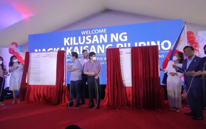 <p><strong>UNITY MOVEMENT</strong>. Department of the Interior and Local Government Secretary Benhur Abalos (4th from right) leads the unveiling of the Kilusan ng Nagkakaisang Pilipino (KNP) at the Marquee Tent, Shangri-la Hotel in Mandaluyong City on Wednesday (July 20, 2022). The movement was formed by opposition and administration candidates who ran in the last May 9 elections in support of President Ferdinand Marcos Jr.'s call for unity. <em>(Photo courtesy of KNP)</em></p>