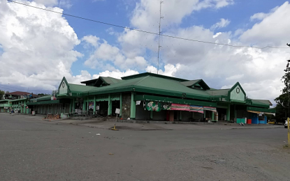 <p><strong>NO LOCKDOWN.</strong> The Sibalom Public Market, which usually teems with people, is desolate after a Covid-19 lockdown was imposed in 2020. Antique Governor Rhodora J. Cadiao said Tuesday (July 26, 2022) that she was pleased with the pronouncement of President Ferdinand Marcos Jr. against another lockdown as this had been disastrous for the province's economy.<em> (PNA file photo by Annabel Consuelo J. Petinglay)</em></p>