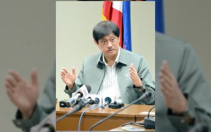 <p>DAR Secretary Conrado Estrella III<em> (File photo) </em></p>