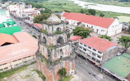 <p><strong>HERITAGE GEM</strong>. The famous Sinking Bell Tower of Laoag, Ilocos Norte, located at the heart of the city, sustained minor damage, with some bricks falling off, from the magnitude 7 earthquake that hit Abra and other parts of Luzon on Wednesday (July 27, 2022). A new retrofit is needed to preserve the national treasure, according to authorities. <em>(Photo courtesy of Alaric Yanos)</em></p>