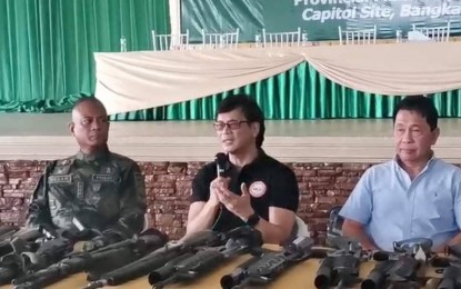 <p><strong>ASG SURRENDERERS</strong>. Interior and Local Government Secretary Benjamin Abalos Jr. (center) on Saturday (July 30, 2022) welcomes the surrender of 100 Abu Sayyaf Group (ASG) members in Sulu. The surrender of the ASG members was facilitated by the Philippine National Police-Special Action Force. <em>(Photo courtesy of Area Police Command-Western Mindanao)</em></p>