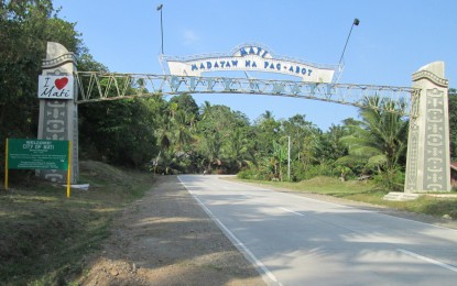 <p>The welcome arch in Mati City <em>(Photo from zamboanga.com)</em></p>