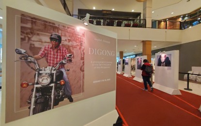 <p><strong>HOMECOMING EXHIBIT.</strong> Davao-based photojournalists showcase former President Rodrigo Duterte's journey as a city mayor up to the presidency. The exhibit, dubbed as 'DIGONG- a photographic journey of the 16th President of the Philippines,' will run from August 1 to 31 at the Abreeza Ayala Mall in Davao City. <em>(PNA photo by Che Palicte)</em></p>