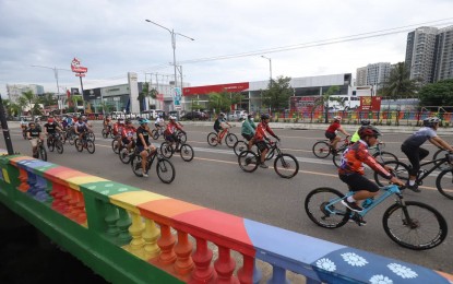 <p><strong>BIKE FESTIVAL</strong>. Around 800 cyclists join the Iloilo City Bike Tour-Grand Fun Ride, one of activities during the Iloilo Bike Festival 2022 on Sunday (July 31, 2022). Mayor Jerry P. Treñas said the city has positioned itself as the Bike Capital of the Philippines. <em>(Photo courtesy of Arnold Almacen/City Mayor’s Office) </em></p>