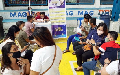 Don't delay ‘gratis’ documents of first-time jobseekers: Poe