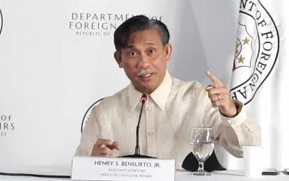 <p><strong>APPOINTMENT SYSTEM</strong>. Department of Foreign Affairs (DFA) Assistant Secretary for Consular Affairs Henry Bensurto Jr. holds a press conference on Thursday (Aug. 11, 2022). The DFA promised to speed up the passport process by introducing measures to improve the current appointment system. <em>(PNA photo)</em></p>