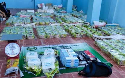 <p><strong>BUSTED</strong>. Authorities confiscate PHP2.5 billion worth of suspected shabu in an operation on August 12 in Pozorrubio town, Pangasinan. They also arrested four suspects, including a Chinese national. <em>(Photo courtesy of Aksyon Radyo Pangasinan)</em></p>