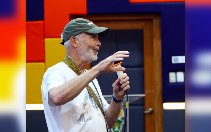 <p><strong>SAVING PH EAGLES.</strong> Dr. Bob Kennedy, a renowned ornithologist and conservationist, leads the launch of 'AgiLaya', a campaign for the conservation of the Philippine Eagle, on Thursday (Aug. 11, 2022) at the Caraga State University in Butuan City. With the support of the Philippine Eagle Foundation, the initiative aims to raise public awareness on Philippine Eagle conservation. <em>(PNA photo by Alexander Lopez)</em></p>