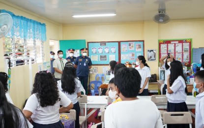 5.6K Bicol cops secure learners on first day of Balik Eskwela ‘22