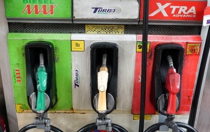 <p><strong>PRICE HIKE. </strong>Higher fuel prices are expected this week as oil firms announced price hikes on petroleum products effective Tuesday (Oct. 24, 2023). Gasoline prices will increase by PHP0.95 per liter, diesel by PHP1.30 per liter, while kerosene prices by PHP1.25 per liter. <em>(File photo) </em></p>