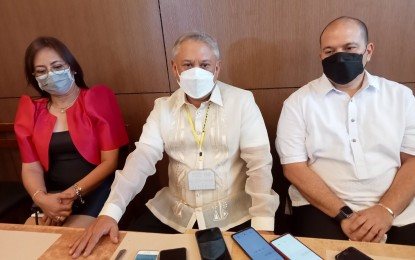 <p><strong>SUGAR CONCERNS</strong>. Sugar Regulatory Administration Acting Administrator David John Thaddeus Alba (center), with SRA board members Pablo Luis Azcona (right) and Ma. Mitzi Mangwag, during a press briefing in Bacolod City on Wednesday (Aug. 24, 2022). Alba said the 150,000 metric tons of refined sugar to be imported under Sugar Order No. 2 is expected to arrive before November 15, 2022. <em>(PNA photo by Nanette L. Guadalquiver)</em></p>