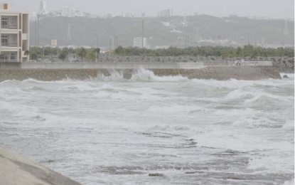<p>Waves triggered by Typhoon Hinnamnor pound the shore in Yonabaru, Okinawa Prefecture, on Sept. 1, 2022.<em> (Kyodo)</em></p>