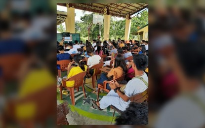 <p><strong>INFORMATION CAMPAIGN.</strong> The Philippine Army's 91st Infantry Battalion conducts an information campaign among learners in Aurora province on May 31, 2022. This information drive is now intensified in a recently-signed agreement with the Aurora Schools Division Office. <em>(Photo courtesy: File/91st Infantry SINAGTALA Battalion, 7ID, PA)</em></p>
