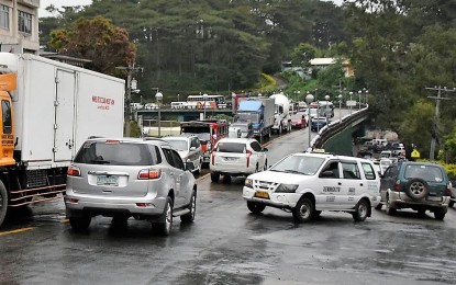 <p><strong>TRAFFIC JAM</strong>. Traffic scene along the BGH flyover area in this file photo in 2022. The Baguio City Police Office has recorded 712 vehicular accidents from January to September this year, up from the 644 same period in 2022. <em>(PNA file photo)</em></p>