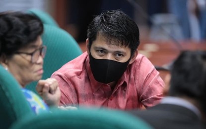 <p><strong>SERIOUS TALK.</strong> National Security Adviser Clarita Carlos (left) and Senator Robinhood Padilla confer during the Committee on Constitutional Amendments and Revision of Codes hearing on Friday (Sept. 2, 2022). The hearing is a continuation of discussions on proposals to revisit the 1987 Constitution. <em>(Photo courtesy of Voltaire Domingo/Senate PRIB)</em></p>