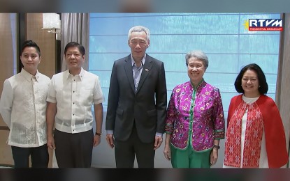 <p>(From left) Ilocos Norte Rep. Sandro Marcos, President Ferdinand Marcos Jr., Singapore Prime Minister Lee Hsien Loong, Ho Ching, and First Lady Louise Araneta Marcos <em>(Screenshot from RTVM)</em></p>