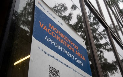 <p>A sign is displayed on the window of a monkeypox vaccination site in New York, the United States on Sept. 6, 2022. <em>(Photo by Michael Nagle/Xinhua)</em></p>