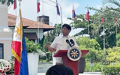 <p><strong>HOMECOMING.</strong> President Ferdinand Marcos Jr. delivers a speech before his father’s monument in Batac, Ilocos Norte on Sunday (Sept. 11, 2022). The province is commemorating the 105th birth anniversary of the late president Ferdinand Marcos Sr. <em>(PNA photo by Leilanie Adriano)</em></p>