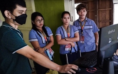 <p><br /><strong>LEARNING OPPORTUNITIES. </strong>Teachers of Manurigao Integrated School in New Bataan, Davao de Oro, learn how to use the solar-powered digital library on Thursday (Sept. 15, 2022). The library is provided by the Department of Science and Technology in Davao Region<em>. (Photo courtesy of DOST-11)</em></p>
