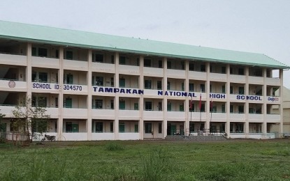 <p>The facade of the Tampakan National High School (TNHS) in Tampakan, South Cotabato. <em>(Photo by Roel Osano)</em></p>